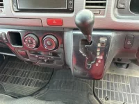 Toyota HIACE VAN лот № 20400 оценка 3  с аукциона в Японии 4