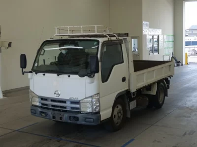 Nissan TRUCK