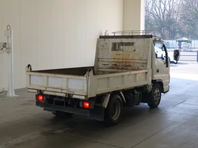 Nissan TRUCK