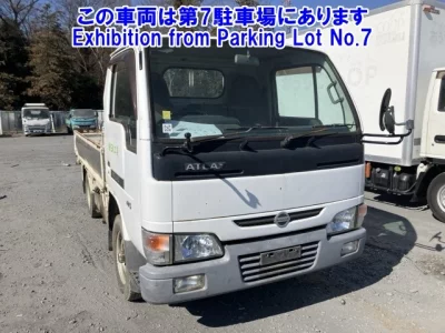 Nissan TRUCK