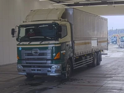 Hino TRUCK