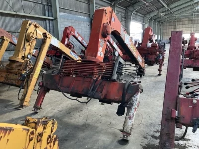 OTHERS UNIC CRANE
