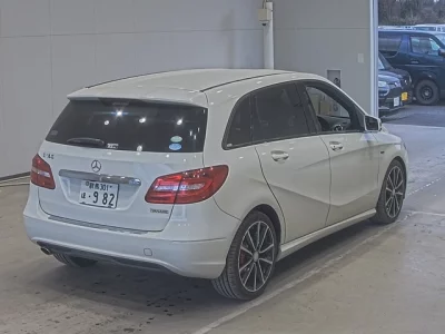 Mercedes-Benz B CLASS