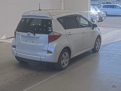 Toyota RACTIS  с аукциона в Японии