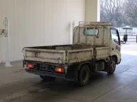 Toyota DYNA лот № 1749 оценка 3  с аукциона в Японии 1