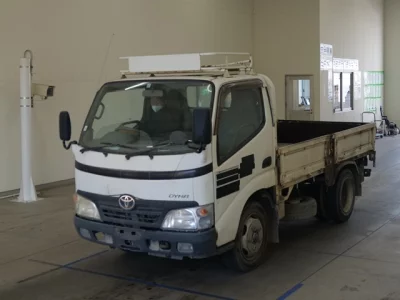 Toyota DYNA  с аукциона в Японии