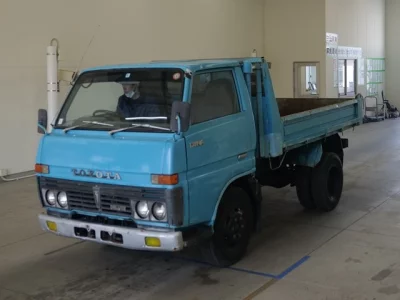 Toyota DYNA  с аукциона в Японии