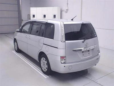 Toyota ISIS