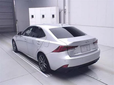 Lexus IS