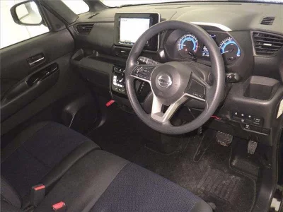 Nissan ROOX  с аукциона в Японии