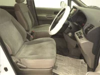 Nissan SERENA лот № 70135 оценка 3.5  с аукциона в Японии 4