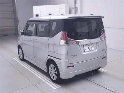 Mitsubishi DELICA D2