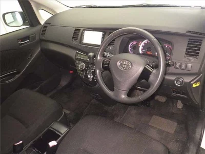 Toyota ISIS