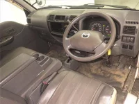 Mazda BONGO VAN лот № 8412 оценка R  с аукциона в Японии 1