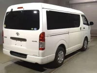 Toyota HIACE VAN лот № 62005 оценка R  с аукциона в Японии 1