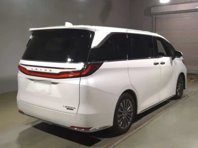 Lexus LM