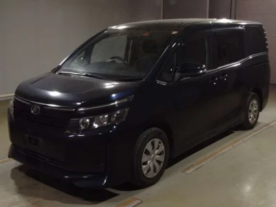 Toyota VOXY  с аукциона в Японии