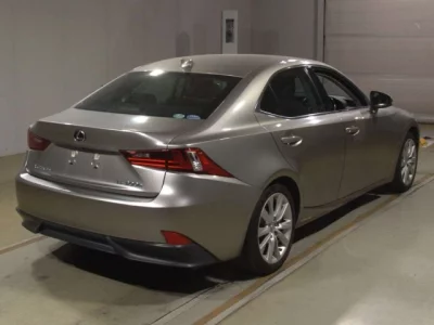 Lexus IS