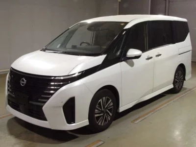 Nissan SERENA  с аукциона в Японии