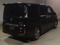 Honda STEP WAGON лот № 135 оценка 3.5  с аукциона в Японии 1