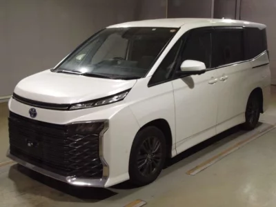 Toyota VOXY  с аукциона в Японии