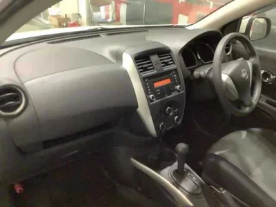 Nissan TIIDA LATIO  с аукциона в Японии