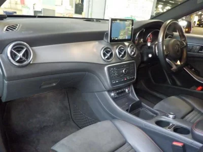 Mercedes-Benz GLA CLASS