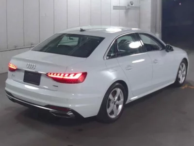 Audi A4  с аукциона в Японии