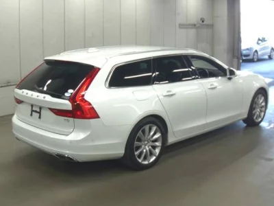 Volvo V90