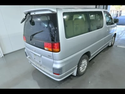 Nissan ELGRAND  с аукциона в Японии