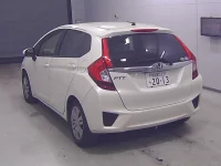 Honda FIT лот № 19107 оценка 3.5  с аукциона в Японии 3