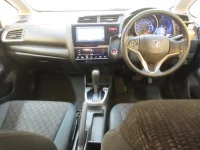 Honda FIT лот № 28083 оценка 3  с аукциона в Японии 4