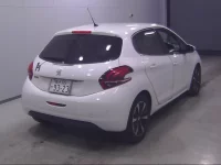 Peugeot 208 лот № 10024 оценка 4  с аукциона в Японии 2