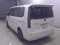 Honda STEP WAGON лот № 10238 оценка 3.5  с аукциона в Японии 3