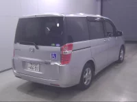 Honda STEP WAGON лот № 10311 оценка 3.5  с аукциона в Японии 2