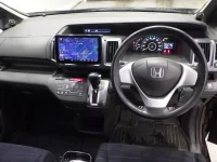 Honda STEP WAGON лот № 10092 оценка 3.5  с аукциона в Японии 4