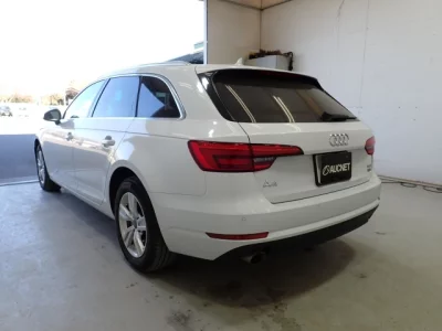 Audi A4  с аукциона в Японии