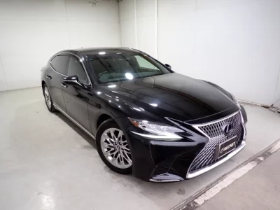 Lexus LS  с аукциона в Японии