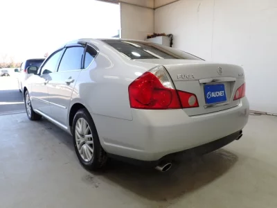 Nissan FUGA  с аукциона в Японии