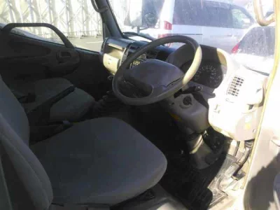 Toyota DYNA  с аукциона в Японии