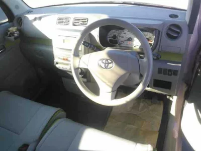 Toyota PIXIS SPACE  с аукциона в Японии