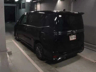 Toyota VOXY  с аукциона в Японии