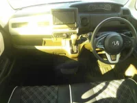 Honda N BOX лот № 8203 оценка 4  с аукциона в Японии 7