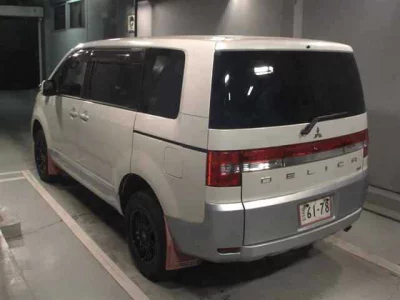 Mitsubishi DELICA D5