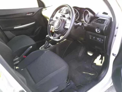 Suzuki SWIFT  с аукциона в Японии