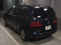 Volkswagen GOLF TOURAN лот № 123 оценка 3  с аукциона в Японии 1