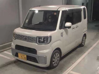 Toyota PIXIS MEGA  с аукциона в Японии