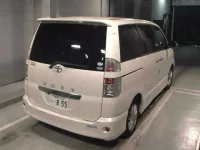 Toyota VOXY лот № 3027 оценка R  с аукциона в Японии 4