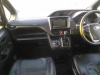 Toyota VOXY лот № 8024 оценка 3.5  с аукциона в Японии 7