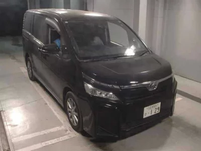 Toyota VOXY  с аукциона в Японии
